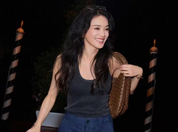 掌心策略 从影后到新人导演：舒淇带《女孩》亮相，紧张到怕被记者说 “不喜欢”