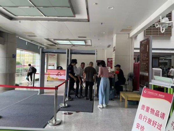 永星速配 实地走访骨科医生遇袭医院，知情人士透露相关细节