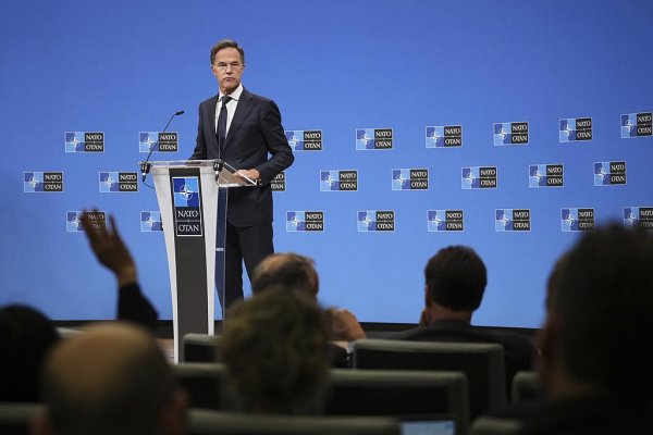 要配资 英美指责“鲁莽行为”，俄方回击“荒唐闹剧”，安理会激辩北约遭俄“侵犯”事件